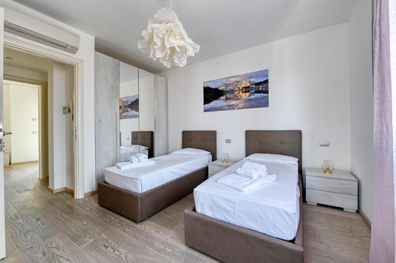 Pearl House - Sirmione Holiday - Jacuzzi Privata Exteriör bild