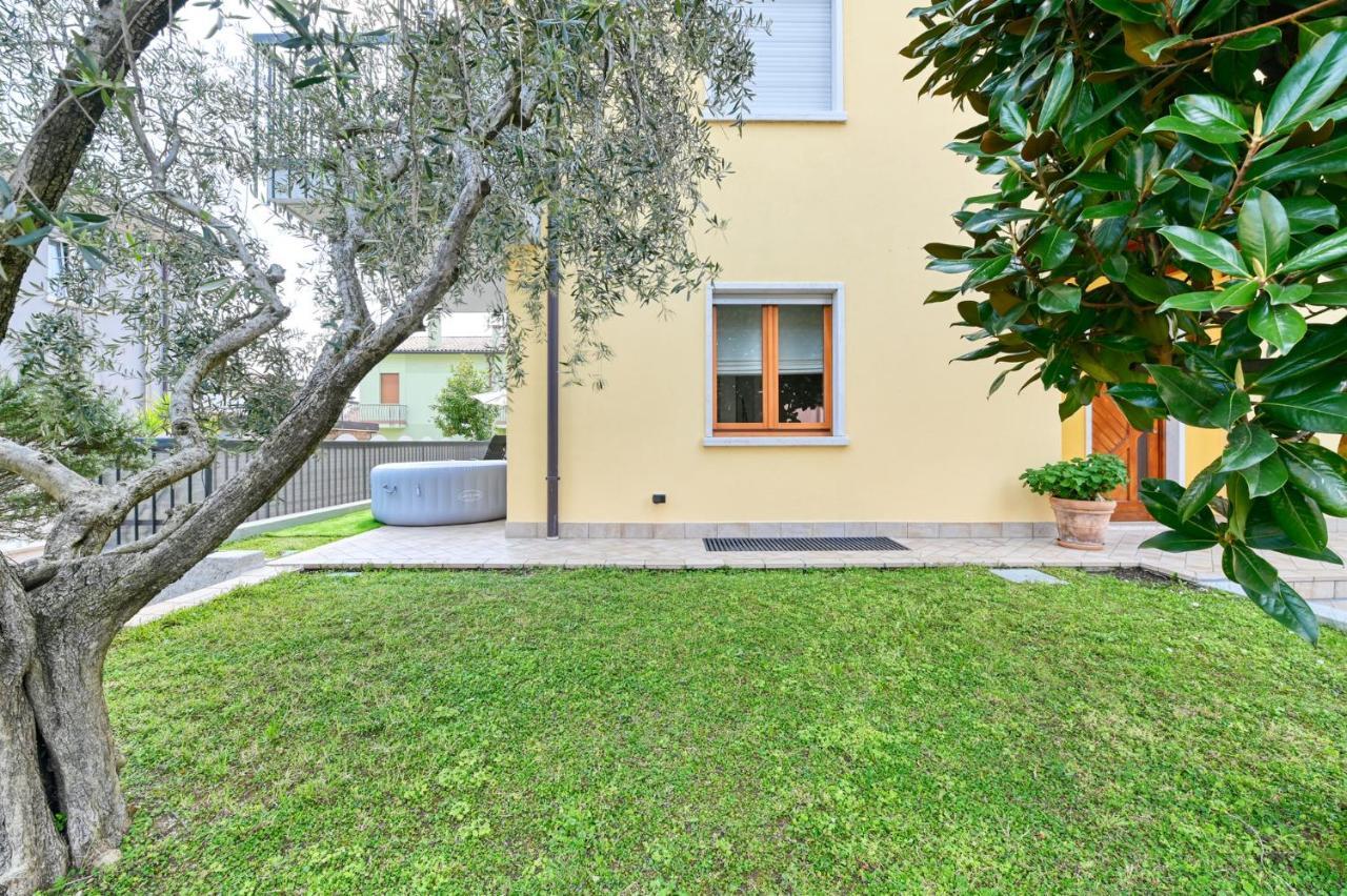 Pearl House - Sirmione Holiday - Jacuzzi Privata Exteriör bild