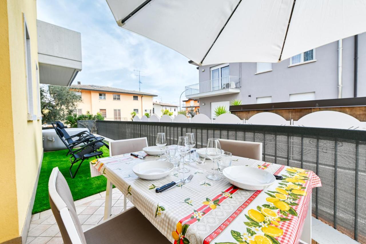 Pearl House - Sirmione Holiday - Jacuzzi Privata Exteriör bild